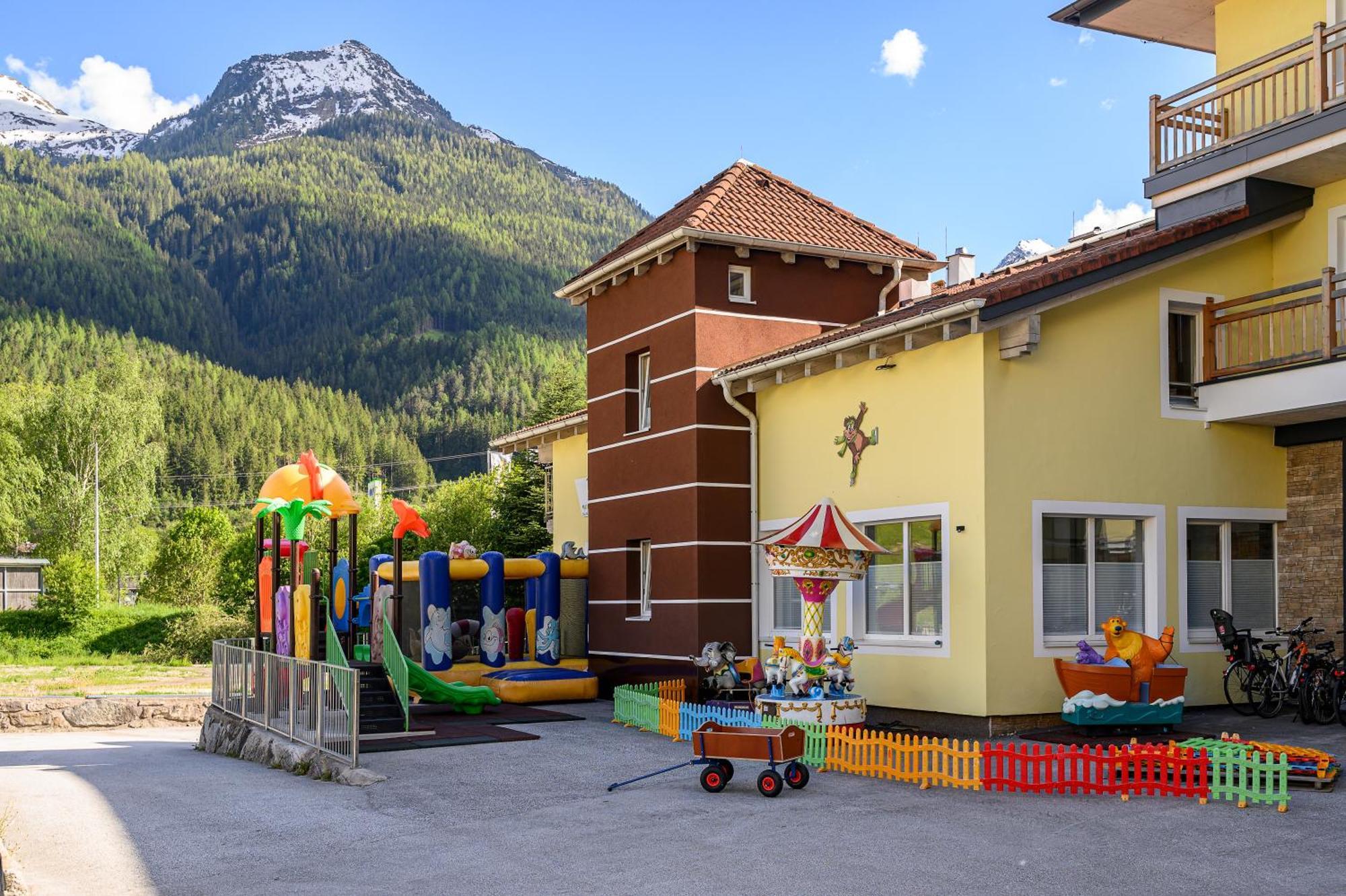 Hotel Der Wolkensteinbaer Bramberg am Wildkogel Esterno foto