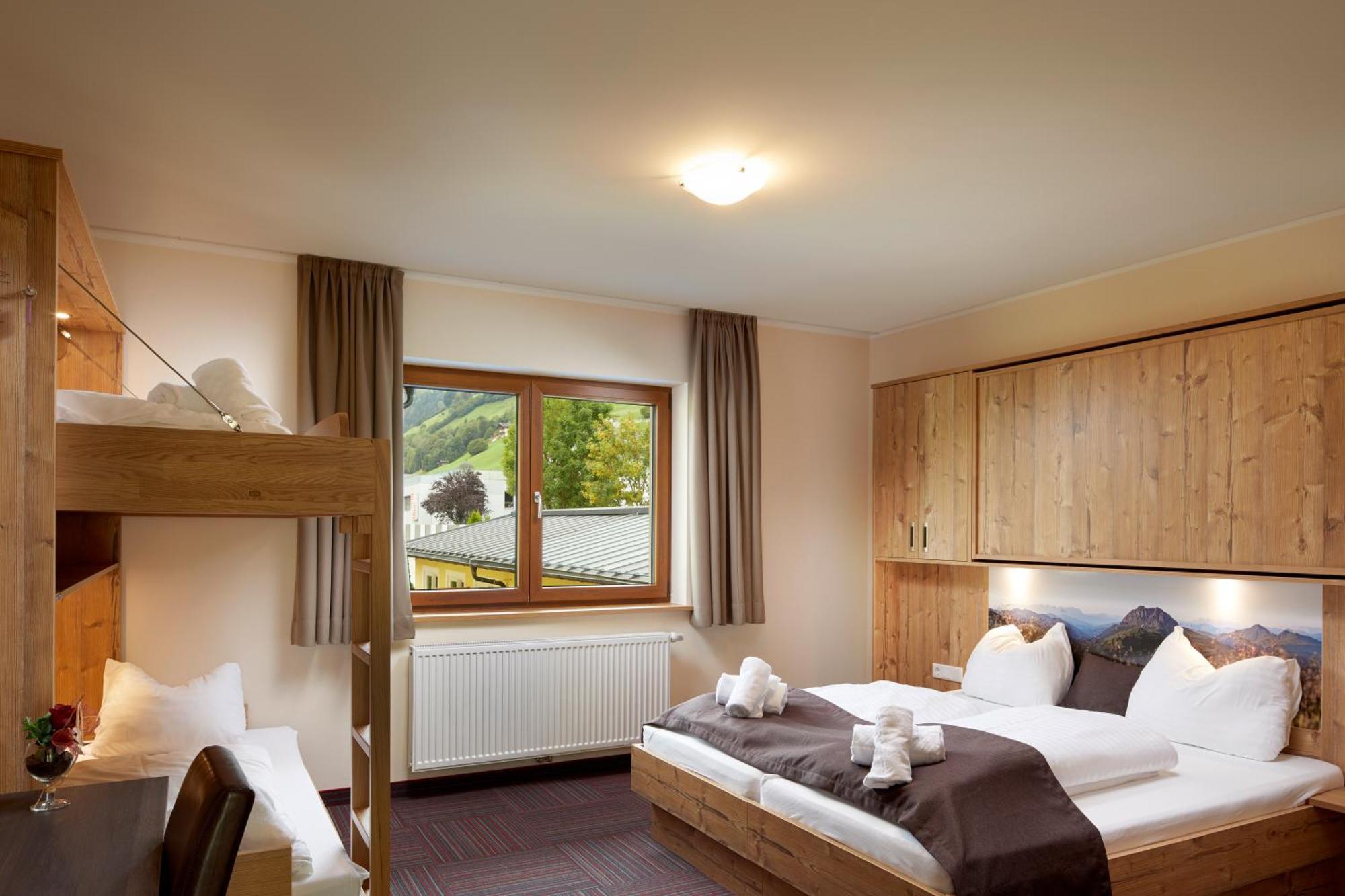 Hotel Der Wolkensteinbaer Bramberg am Wildkogel Esterno foto